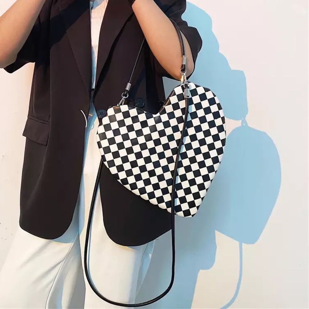 Shoulder bag leather purse heart shape handbag checkered black white chic - Picture 5 of 8